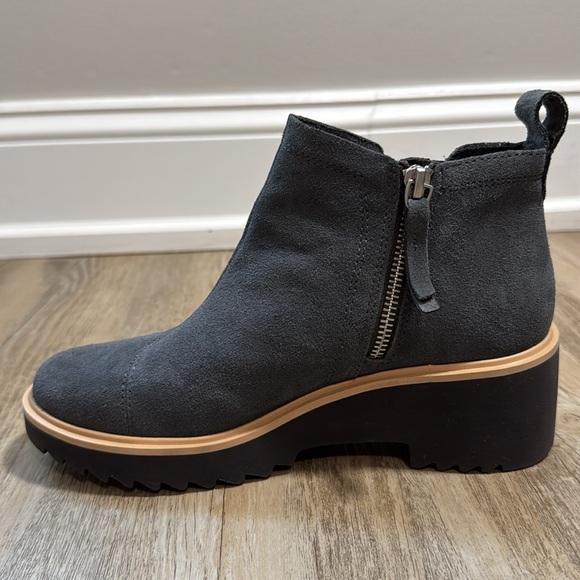 Tom’s Maude Wedge Boot Dark Grey Suede EUC - Picture 4 of 10